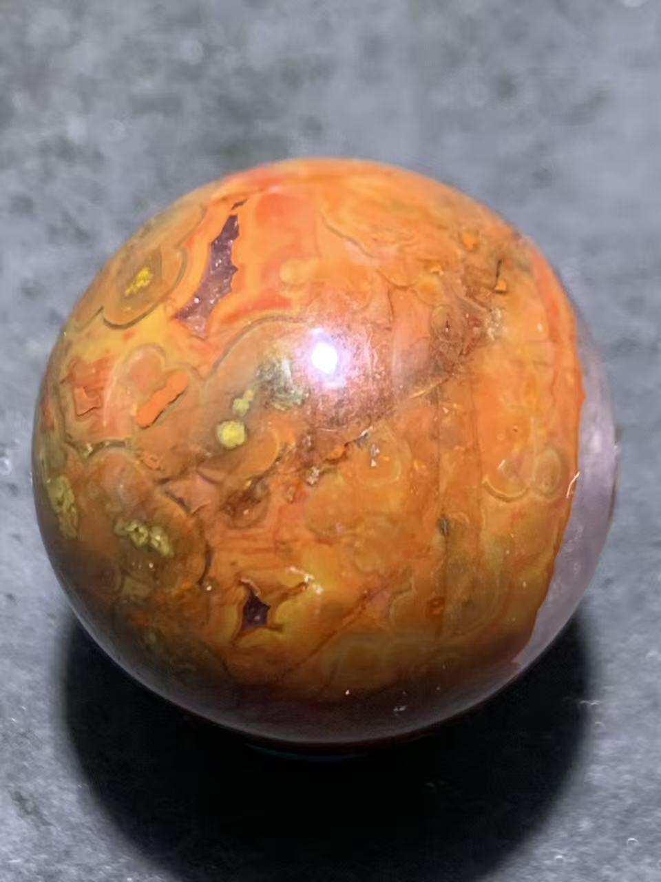 精美草花纹冰飘战国红玛瑙圆珠一颗！