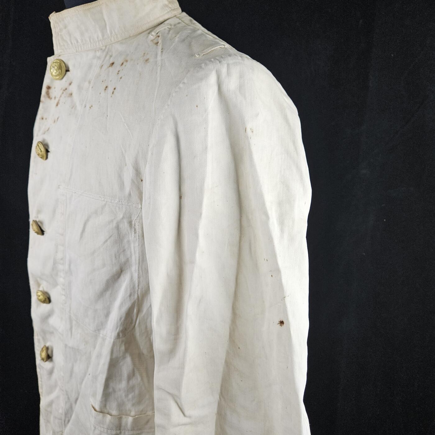 0元起拍勋章 第338期 咸鱼国勋章拍卖专场 3月15日（周日）下午6：00开始 明治时期 海军文官夏服上衣，兜被拆了，可自行缝上 领围42 肩宽42 胸围96 衣长65 袖长50