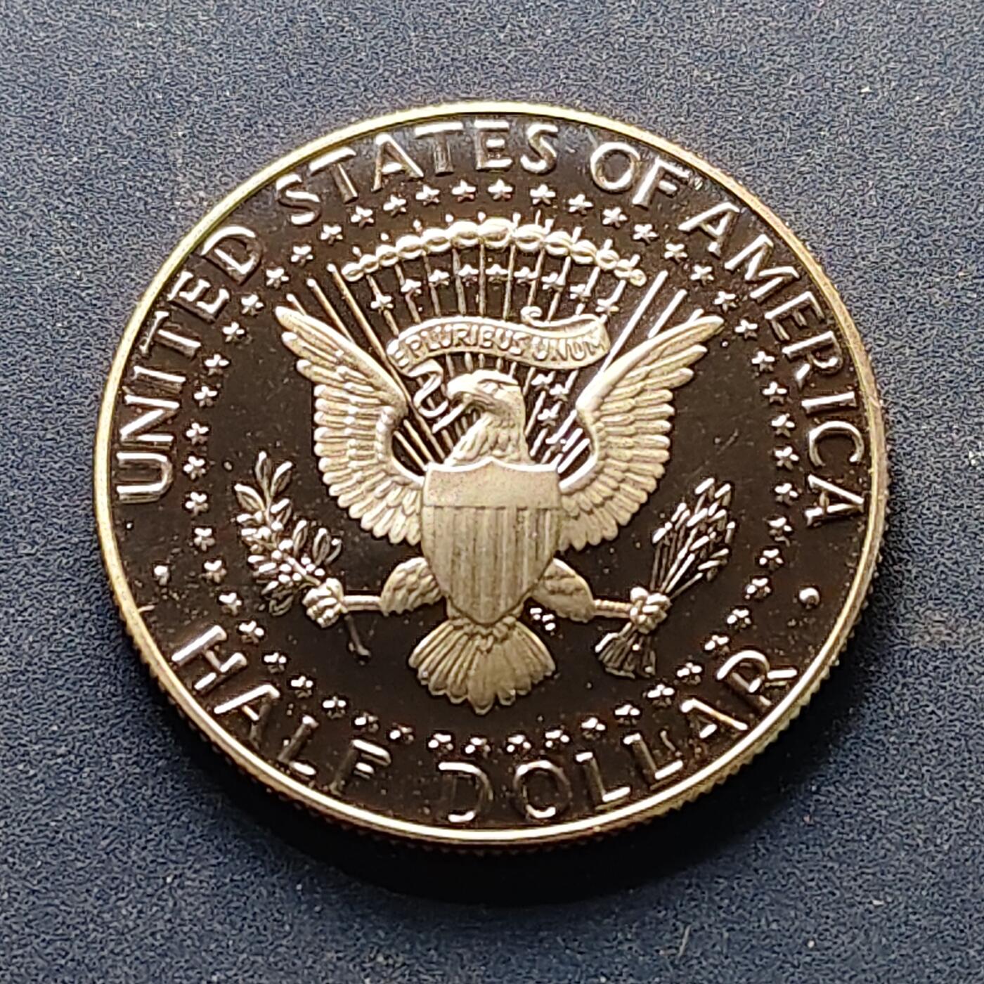 【全场包邮】纯粹捡漏拍510场 美国2000年千禧肯尼迪50分精制币