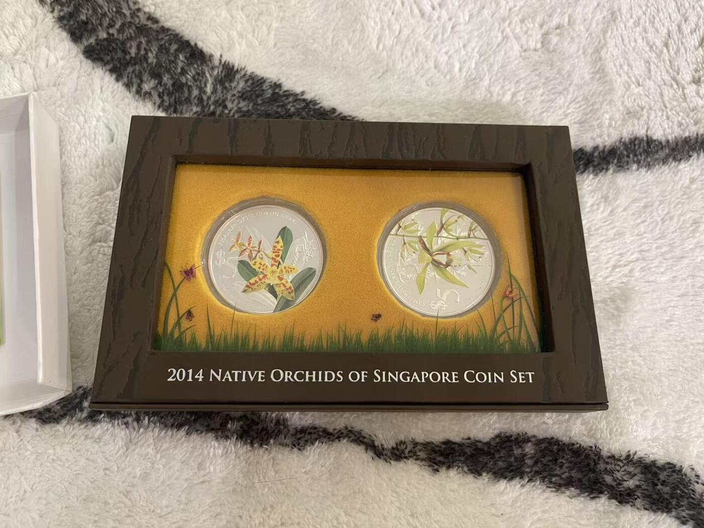 ❤️【币观天下】❤️ 第344期钱币秒杀拍卖场- 2026.3.6周五晚上6点半场 长期征集拍品  新加坡2014年胡姬花精制银币2合1套装 官方原包装 发行量只有3000套 无白盒子盖子