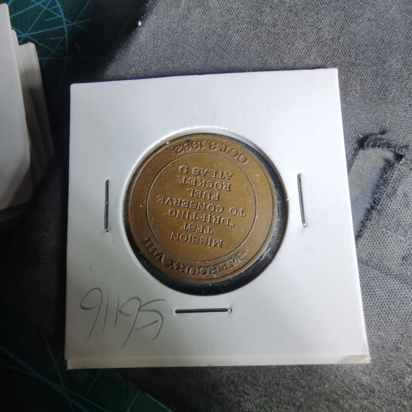 沼泽如烟--第1019场 航天纪念章