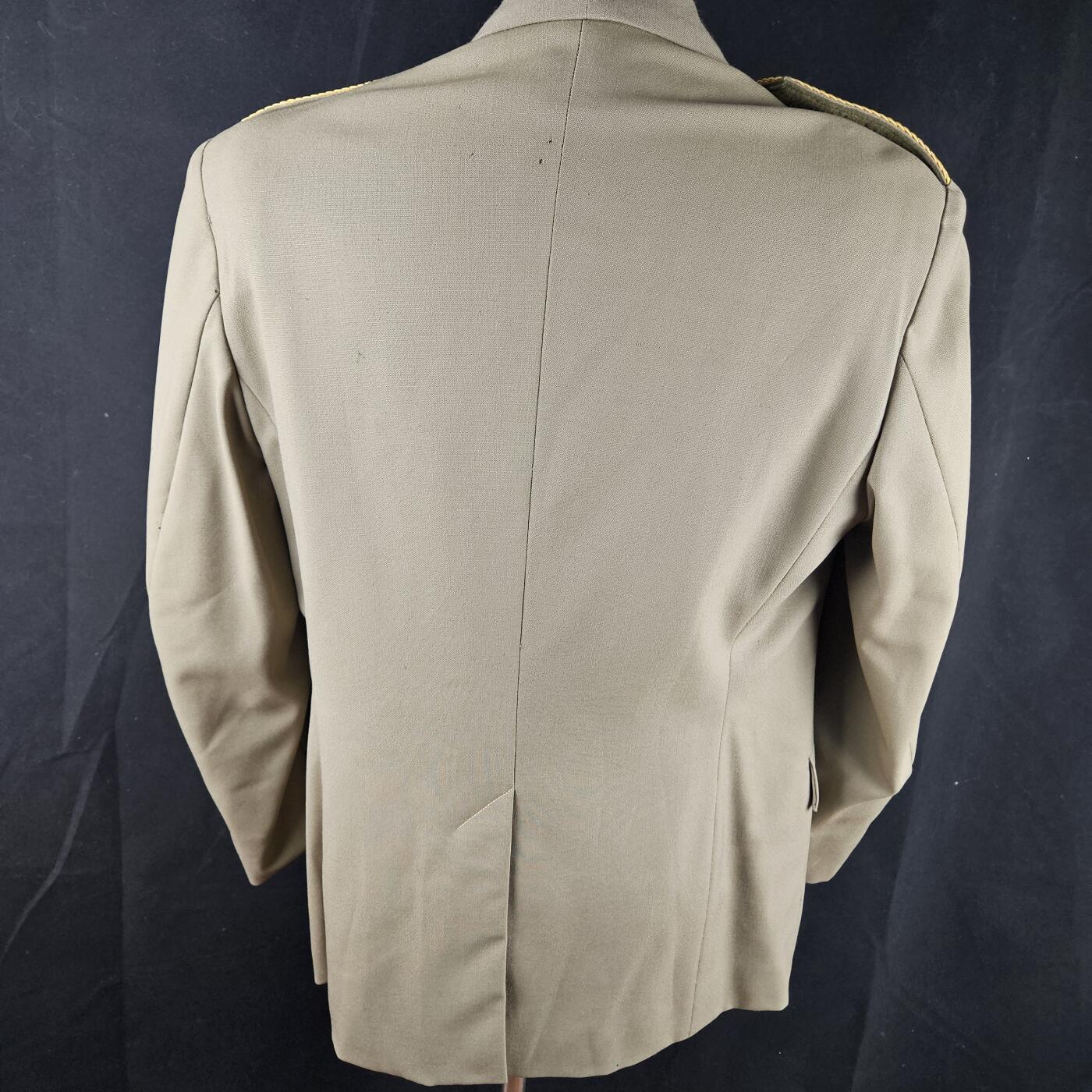 0元起拍勋章 第338期 咸鱼国勋章拍卖专场 3月15日（周日）下午6：00开始 捷克斯洛伐克将官礼服上衣 胸围108 肩宽50 衣长80 袖长60