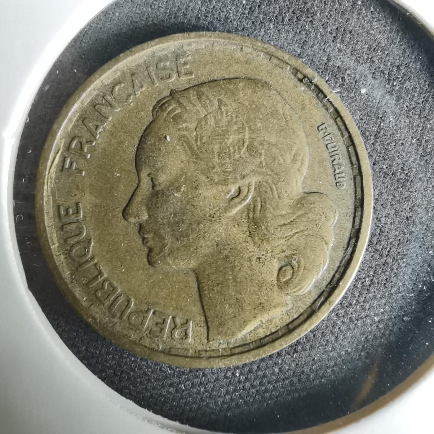 沼泽如烟--第1019场 法国1955年10法郎