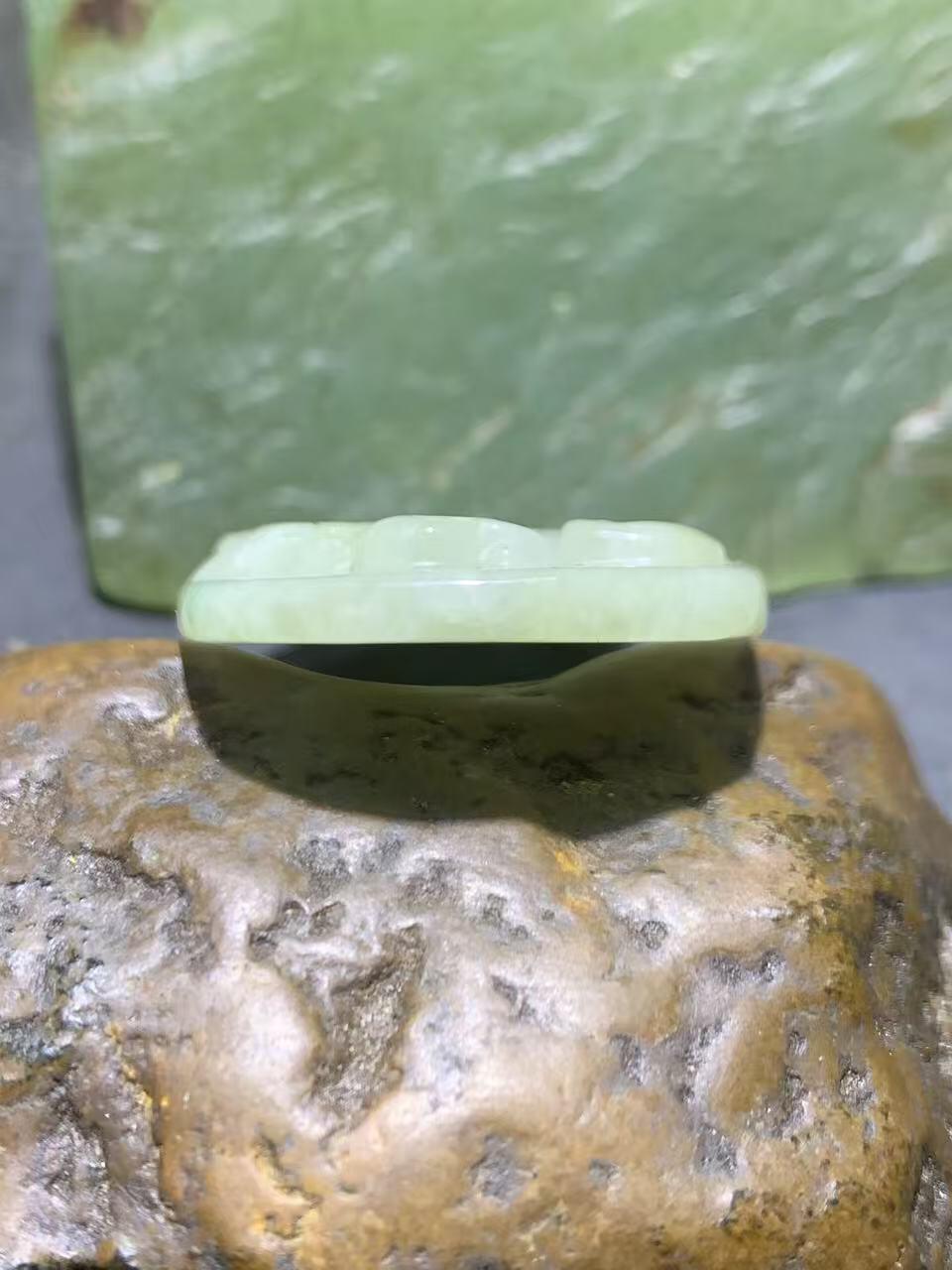 天然A货翡翠雕刻龟鹤延年牌子一个！