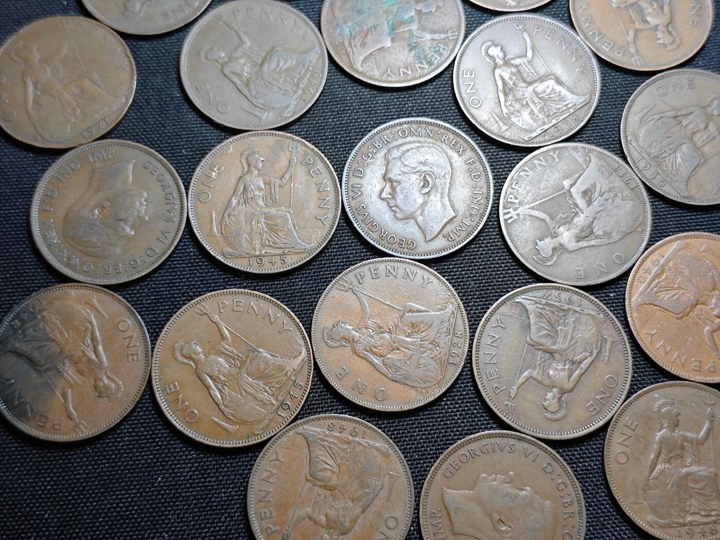 KK钱币收藏小铺   套币 批量/好品散币专场 2月预留时间 周末发货  英国乔六1便士铜币 29枚一组