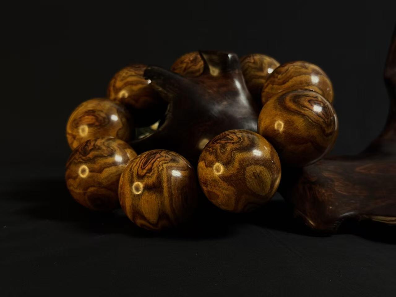 零元拍：超豪华鬼脸海南黄花梨大手持，44MM。太霸气了