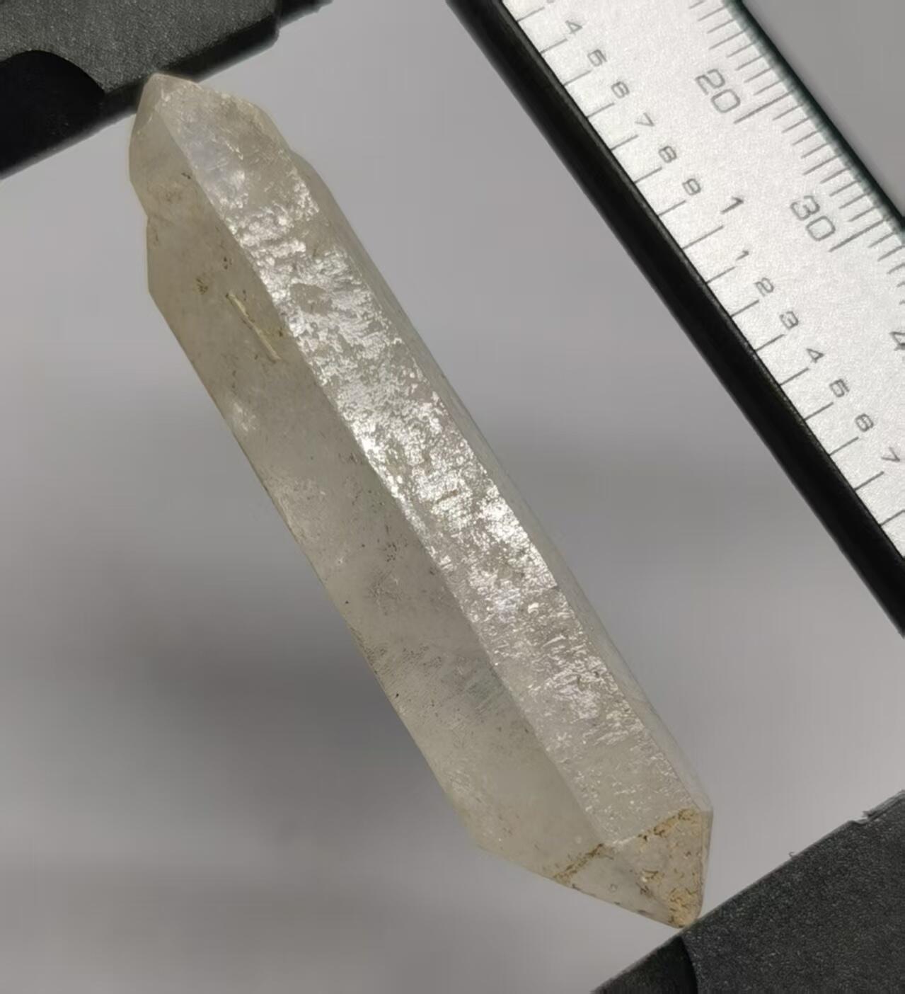 七河·藏家水晶矿标化石小拍（总第41期） 藏家出品 X712（2）云贵闪灵水晶原石 周正双尖长条 带老皮 十几克 