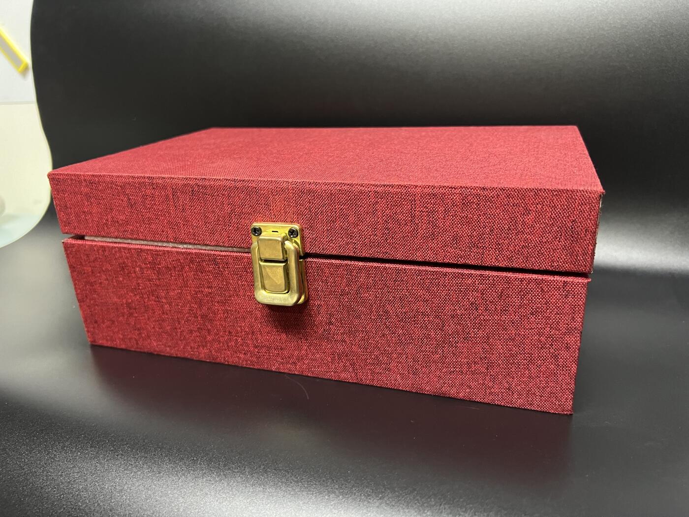 零元拍：金丝楠阴沉木满水波满纹满金丝首饰箱，尺寸：228/117/77MM，送礼盒箱。