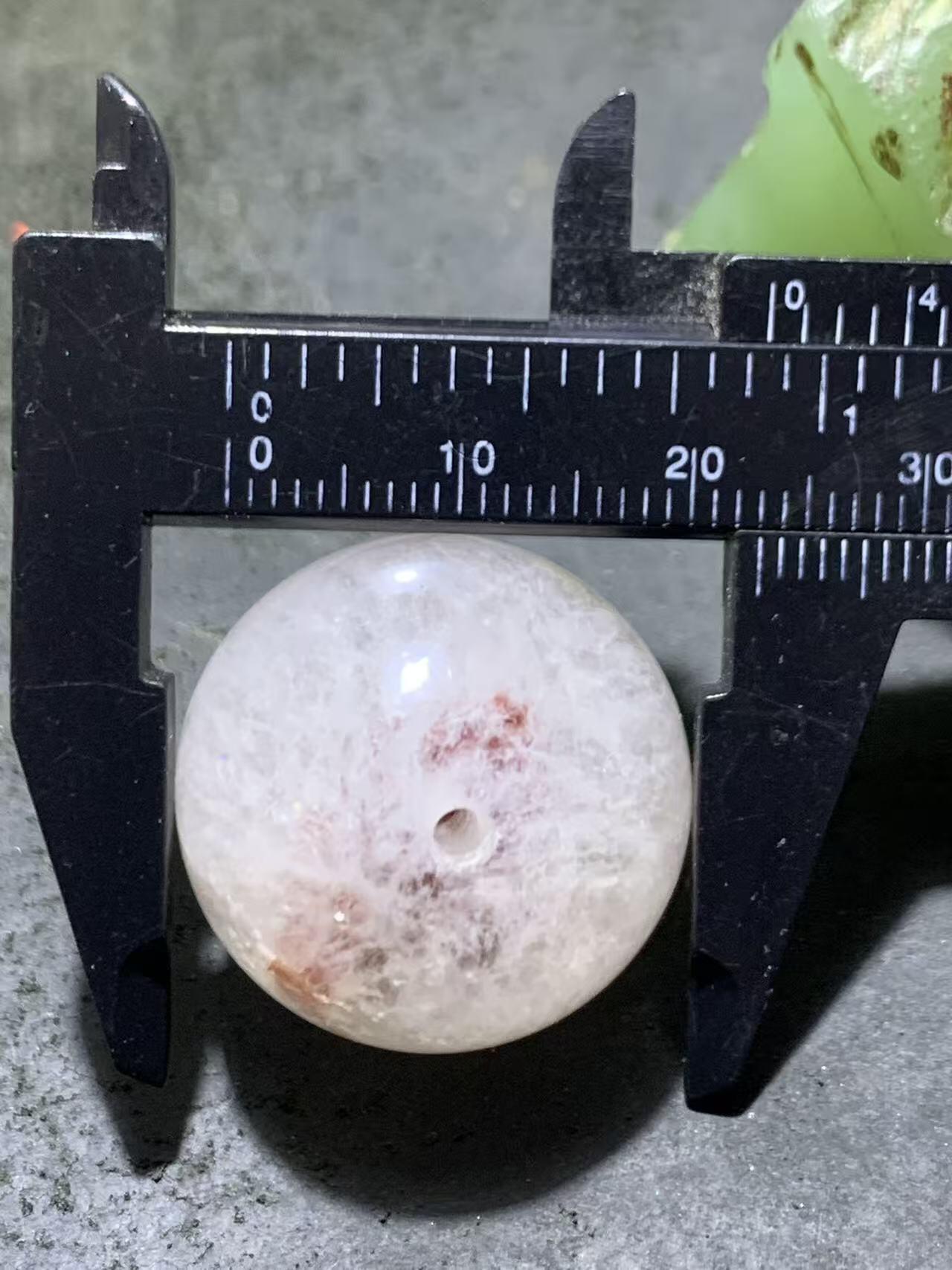 精美高玉化满冰飘糖心料飘朱砂点战国红玛瑙圆珠一个！