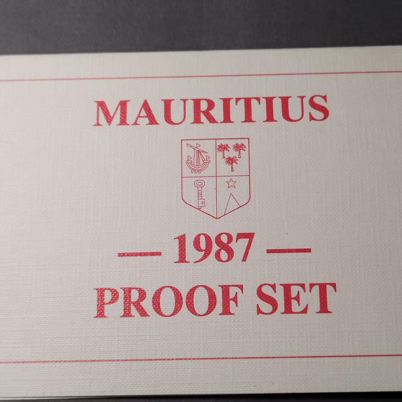 长老汇马年精选第八场拍卖 毛里求斯1987年官方精制套币，含六枚精制币，发行量：2500