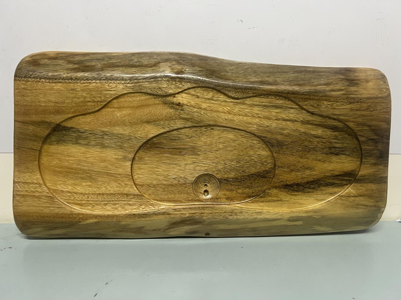 零元拍：金丝楠双层茶盘 金光闪闪。尺寸约：54/28/3.5CM。  