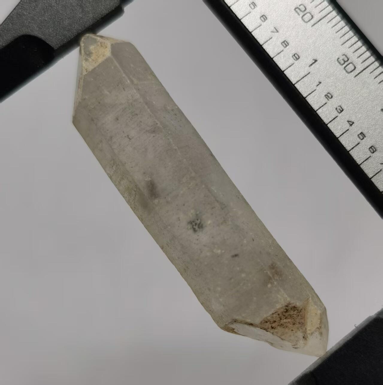 七河·藏家水晶矿标化石小拍（总第41期） 藏家出品 X712（2）云贵闪灵水晶原石 周正双尖长条 带老皮 十几克 