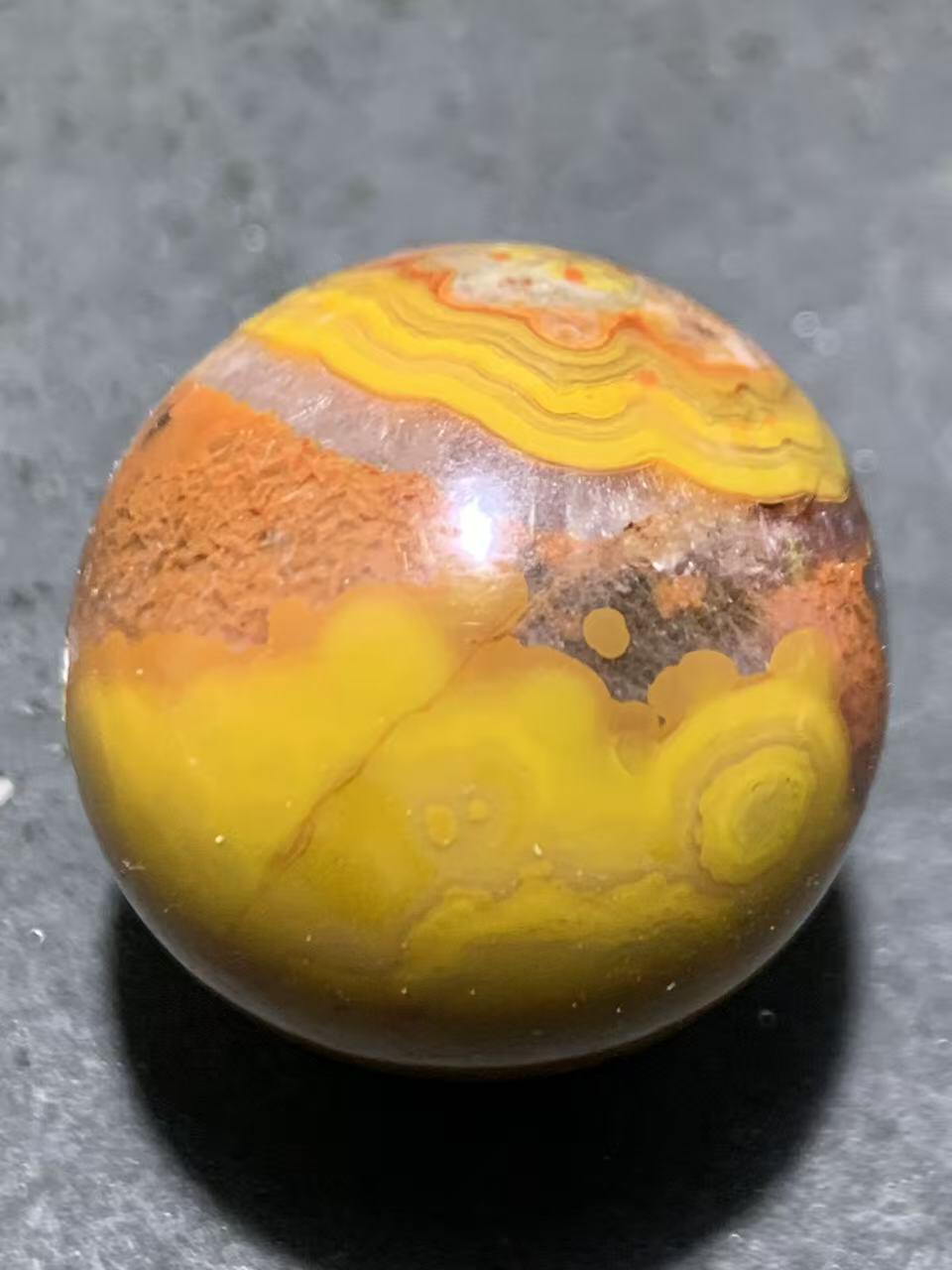 精美高玉化冰飘糖心料8字图案草花纹战国红玛瑙圆珠一颗！