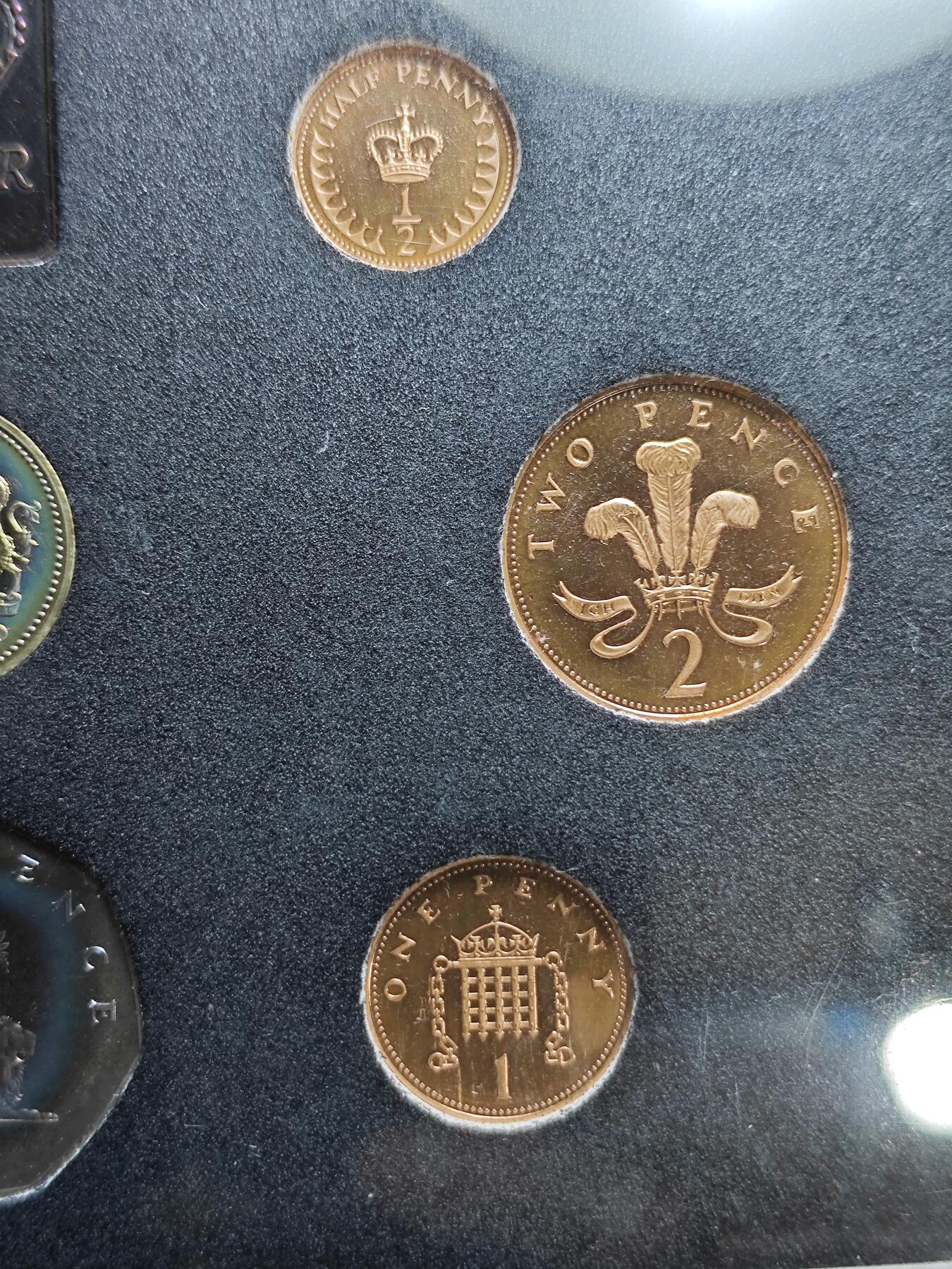 KK钱币收藏小铺   套币专场 2月预留时间 周末发货  1983英国清年精制套币