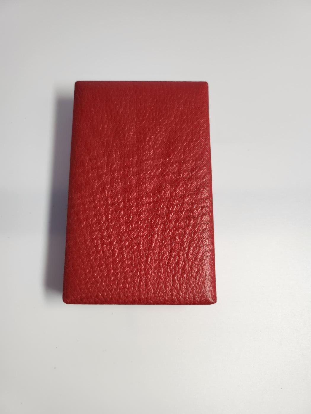 南水社第3次拍卖 春季专场 民主德国 DDR功勋服务奖章（东德最高级别奖章）1959年6月4日设立 民主德国国家荣誉，完好盒略，章体黄色珐琅部分有磨损？