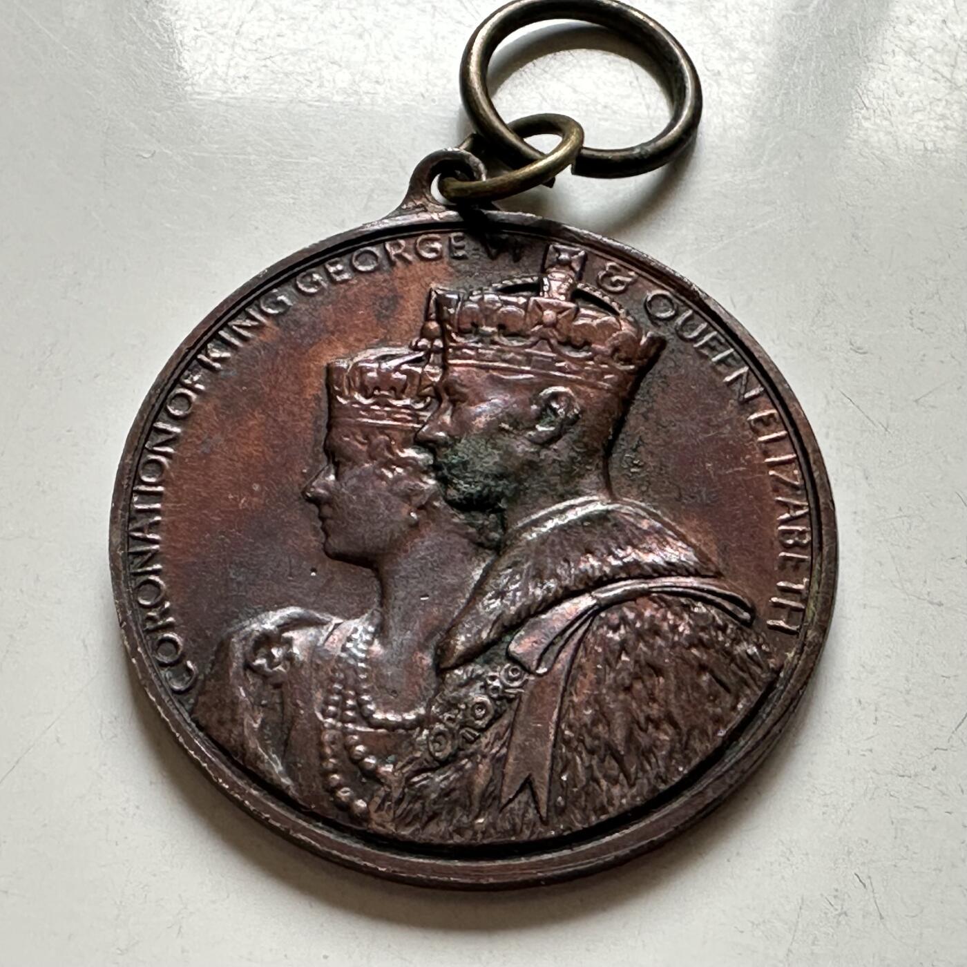 🌹外币初藏🌹🐯2026年第28场   每周二四六晚8️⃣点 接代拍 英国1937年乔治六世 奇切斯特市加冕纪念章31.6mm