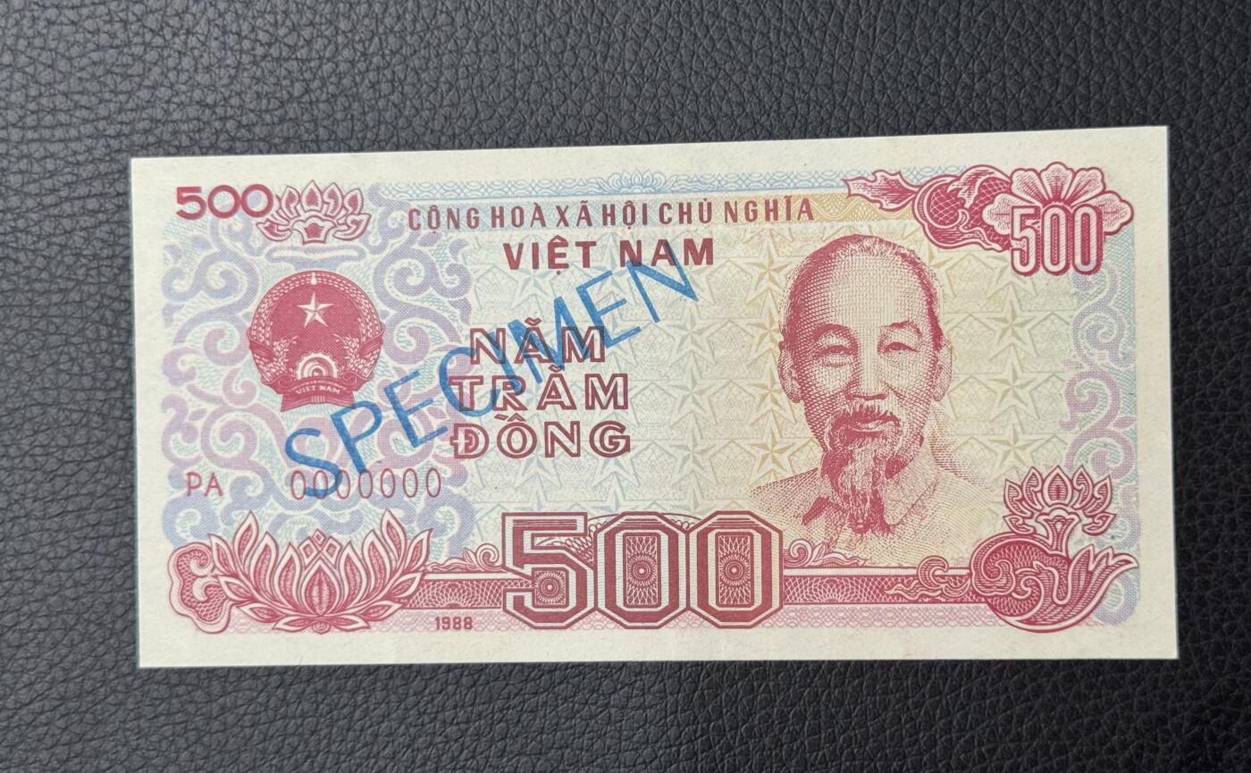 桂P钱币文化工作室拍卖第四十八期 越南1988年500盾票样，全新UNC
