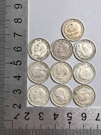 小驴勋章奖章收藏3月14日周六晚六点拍卖（珍爱和平，收藏战争，铭记历史，勿忘国耻，忠党爱国。有偿代拍，送拍规则在简介最后，参拍须阅读规则后再参拍，关系到运费包装发货时效真假辨别等关键信息，拍卖时不再发原图，看大图店主微信码在拍卖店铺介绍里） - 英国三便士银币一组，14克