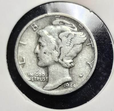 外国优质老铜币银币苏联纪念章，每周六晚九点倒数截拍，满百包邮可寄存，持续收拍 - 美国1944年自由女神10 美分银币，由阿道夫・温曼设计，1916-1945 年铸造。正面是戴弗里吉亚帽的自由女神（被误认作墨丘利），背面束棒与橄榄枝象征力量与和平，1946 年被罗斯福 10 美分取代。