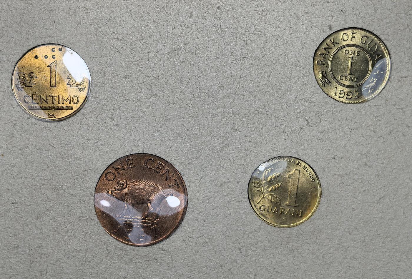 外国优质老铜币银币苏联纪念章，每周六晚九点倒数截拍，满百包邮可寄存，持续收拍 散币4枚带一个纸板