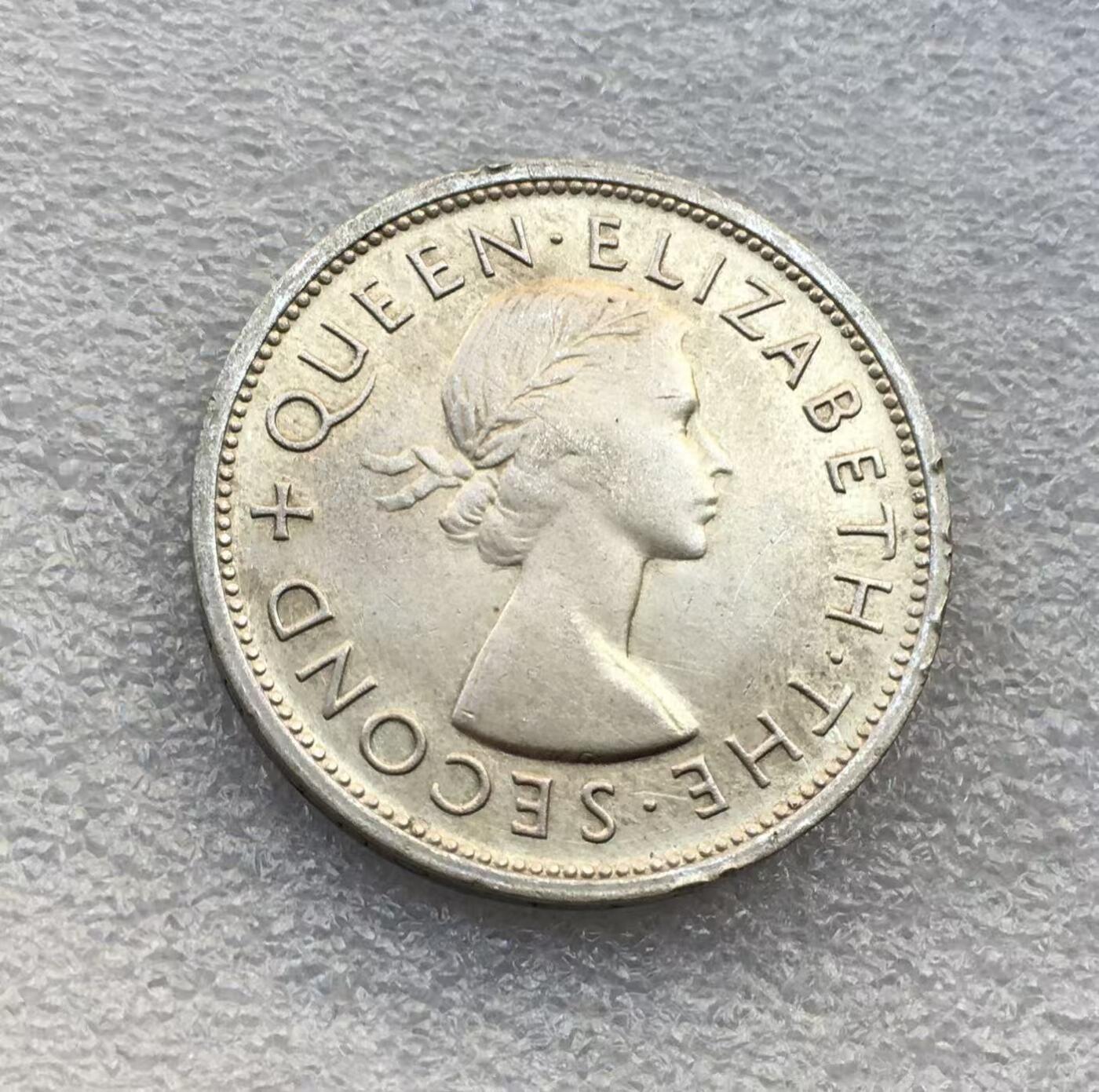 世界钱币专场拍卖 每周二开拍 1953年南罗德西亚伊丽莎白一克朗银币