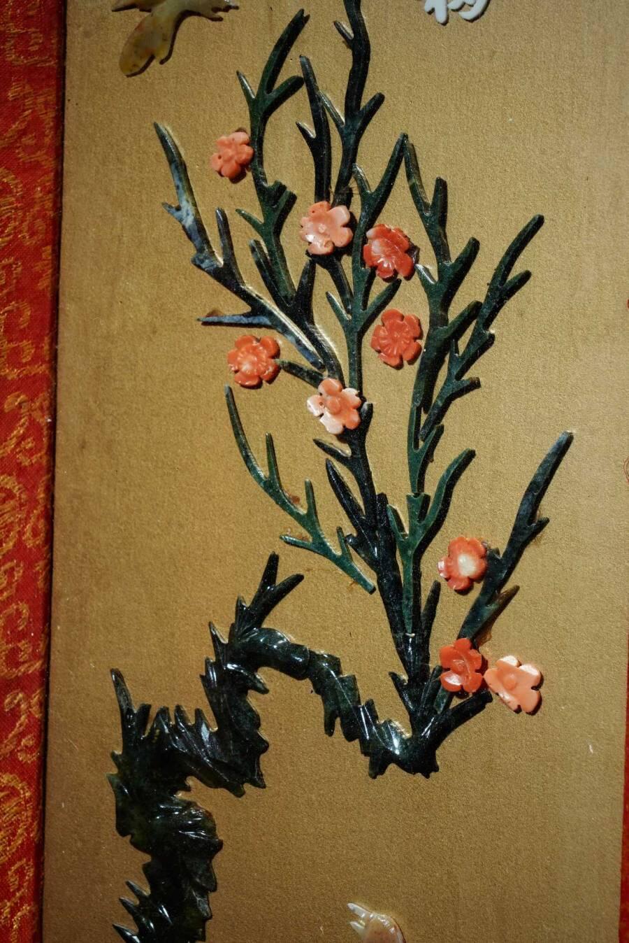 上海都达杂项专场五十二【全场包邮】 金地嵌碧玉、岫玉等多种玉石宝石四折台屏