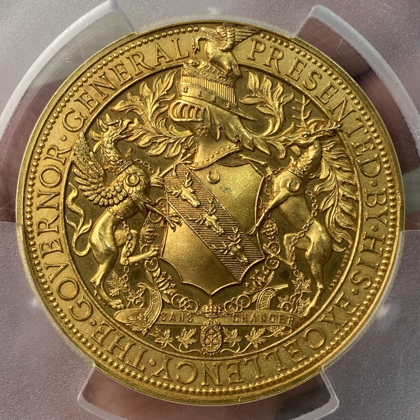 万国钱币拍卖第062期 PCGS SP64 1888年英属加拿大普雷斯顿总督斯坦利勋爵金质奖章 罕见加拿大大规格金章 51mm 104g 由A.Wyon设计雕刻 正面为勋爵夫妇肖像 反面为勋爵繁复华丽的家族盾徽 PCGS唯一冠军分 绝对值得入库的一枚超级黄金重器 