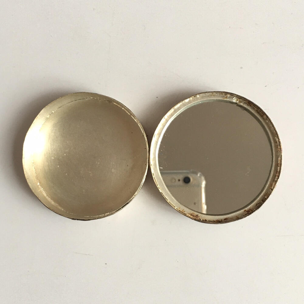        01c创汇出口白铜鎏银镶嵌手绘彩绘仕女老瓷片老瓷板画首饰盒粉盒印泥盒1个原版真品库存老货旧藏文玩艺术收藏