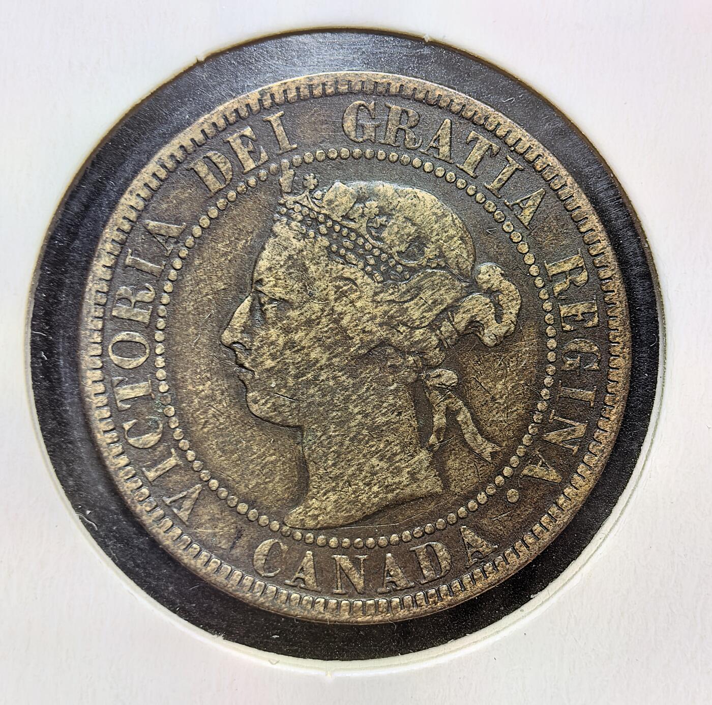 外国优质老铜币银币苏联纪念章，每周六晚九点倒数截拍，满百包邮可寄存，持续收拍 加拿大维多利亚女王1897 年壹分铜币，属英属加拿大时期流通币，正面为维多利亚女王头像，背面环绕枫叶纹饰，材质为青铜，见证了加拿大作为英联邦自治领的早期货币体系。