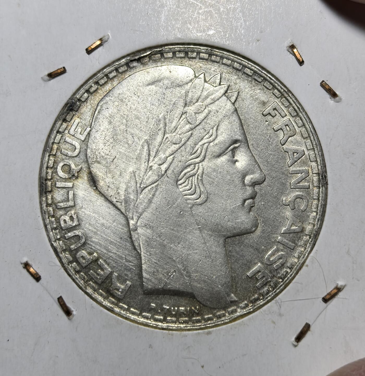 外国优质老铜币银币苏联纪念章，每周六晚九点倒数截拍，满百包邮可寄存，持续收拍 法国第三共和国1933年20法郎银币，又称 “都灵版”，由雕刻家皮埃尔・都灵设计，正面为玛丽安娜头像，背面刻有 “自由、平等、博爱” 及麦穗图案。