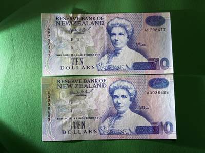 咖啡豆•收藏 2026年Mar_18th世界各国纸币拍卖 - 2枚 新西兰 1992年 10元 美品UNC- 中间微软折 外国纸币