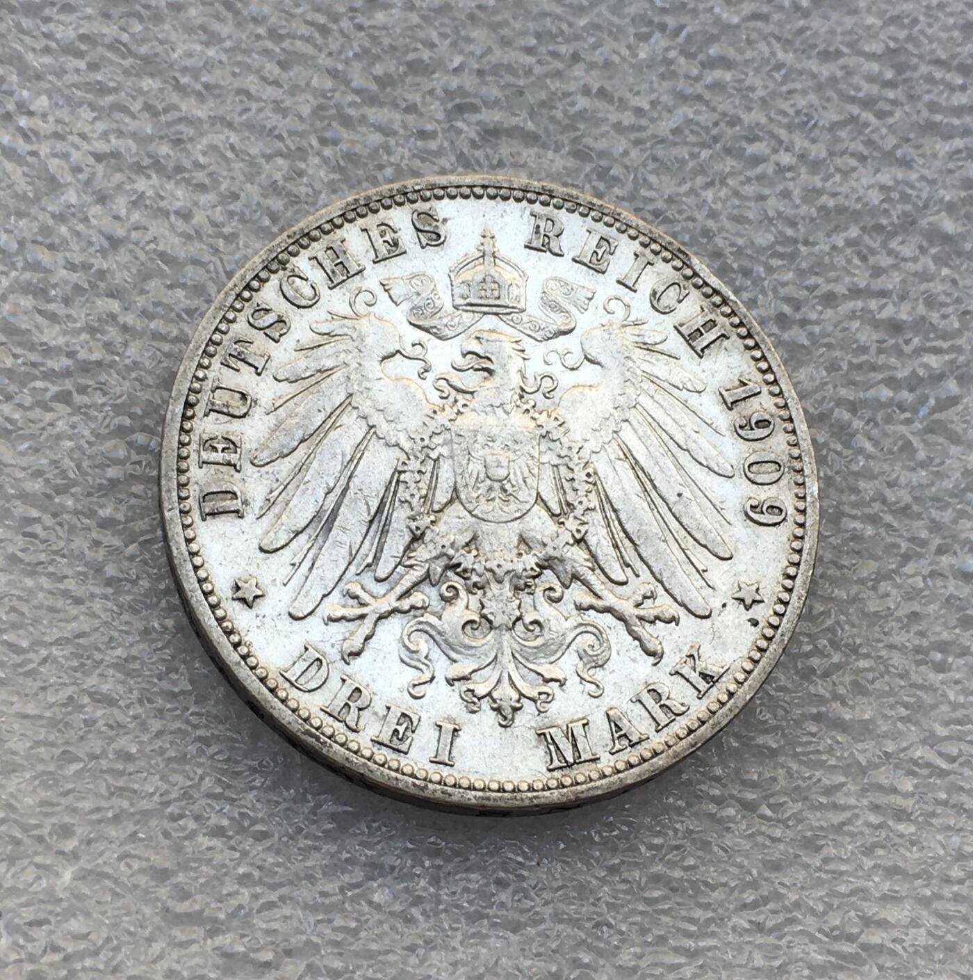 世界钱币专场拍卖 每周二开拍