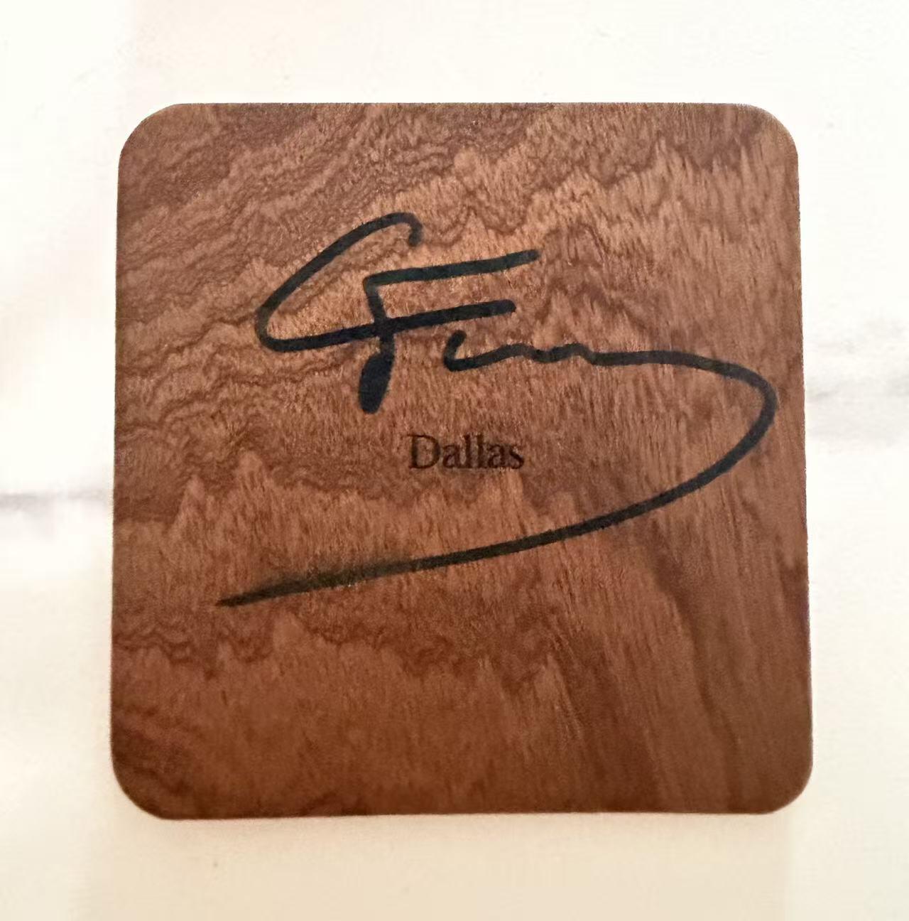 零元拍：天赋无界，攻防无双！新时代篮球的终极答案—NBA状元秀库珀·弗拉格亲签达拉斯城市地图木质诧寂收藏卡。（美国带回，品相极佳，就是同款布伦森纽约eBay拍了370＄纽约地图同款）