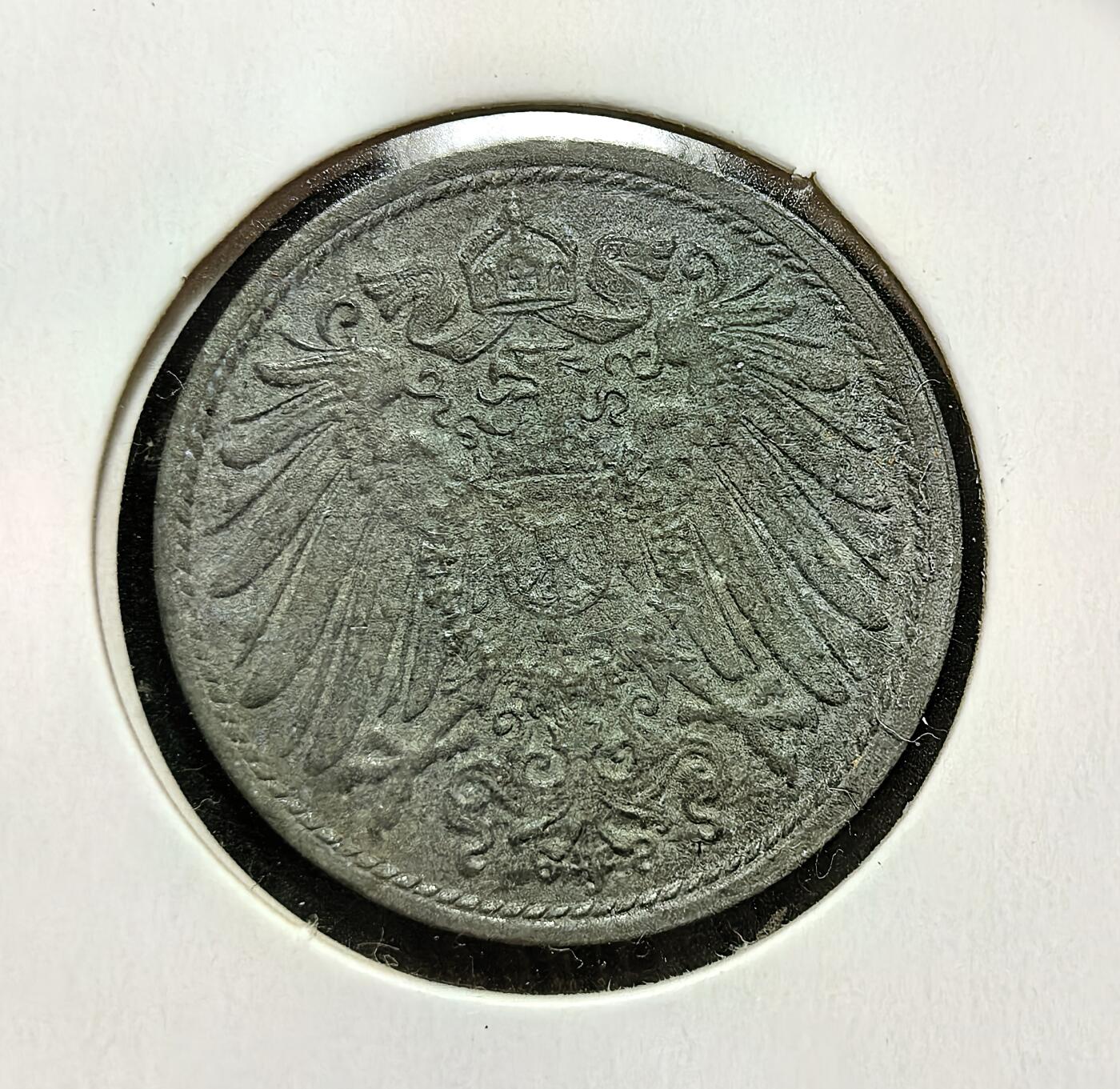 外国优质老铜币银币苏联纪念章，每周六晚九点倒数截拍，满百包邮可寄存，持续收拍 德意志帝国（魏玛共和国初期）1920年10芬尼铁币，正面为帝国鹰国徽，背面标注面值与年份。发行于一战后，因战后经济崩溃、金属短缺，沿用战时铁铸币模式，见证德国从帝国向共和国过渡的动荡经济史。