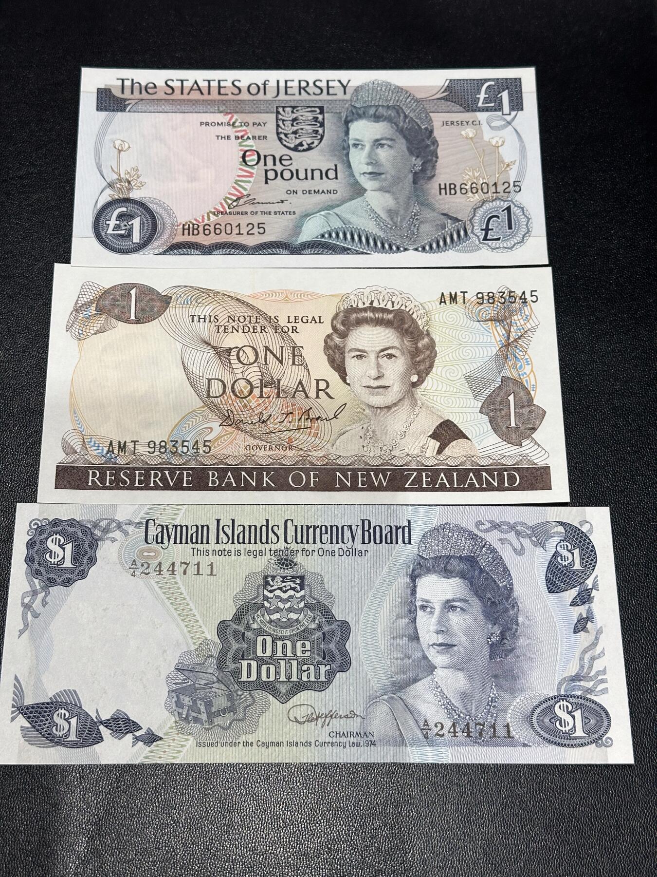 《外钞收藏家》第六百一十七期（精选场）（长期征集拍品、欢迎藏友们联系合作） 泽西、新西兰、开曼3张女王钞一起 全新UNC