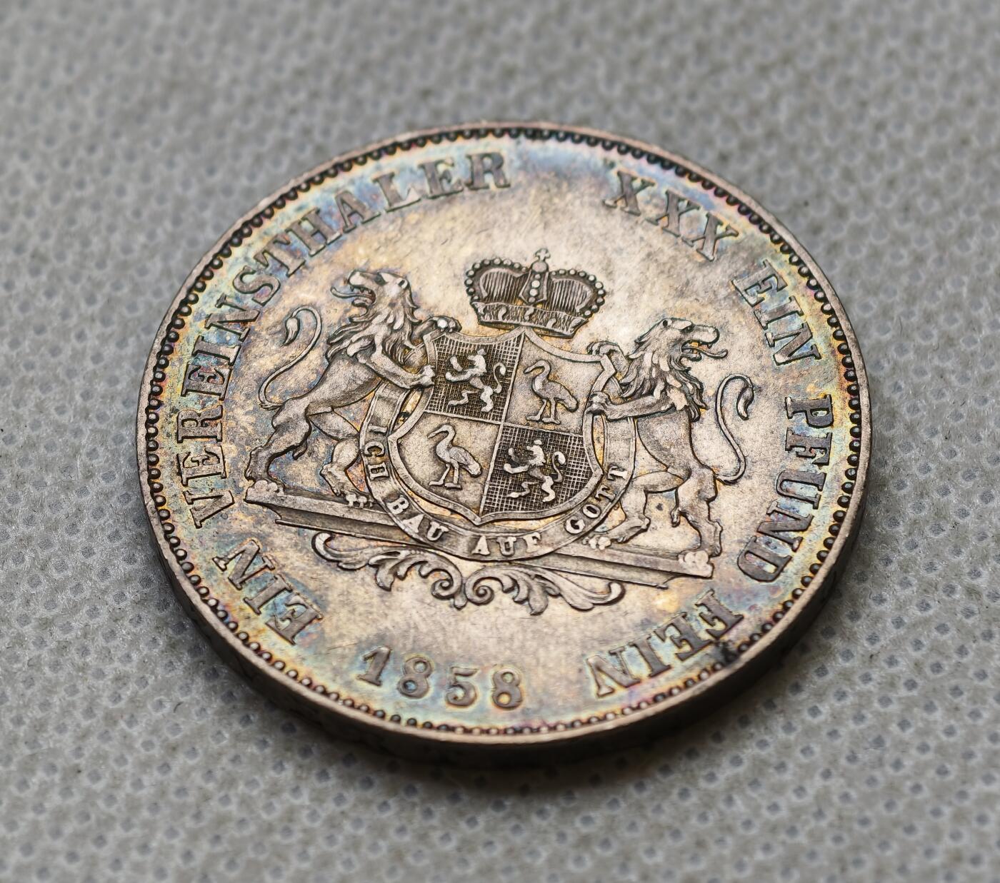 甄臻铺-世界币章拍卖（第54期），3月28日甄品场拍品征集中，送拍享返佣金等优惠多多 德国罗伊斯长系 1858年 1 泰勒 银币 发行量仅9500枚 稀少小邦泰勒