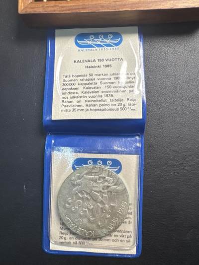 ❤️【币观天下】❤️ 第344期钱币秒杀拍卖场- 2026.3.13周五晚上6点半场 长期征集拍品  - 获奖币 稀少 芬兰早期原包装带证书1985年卡勒瓦拉纪念银币20克