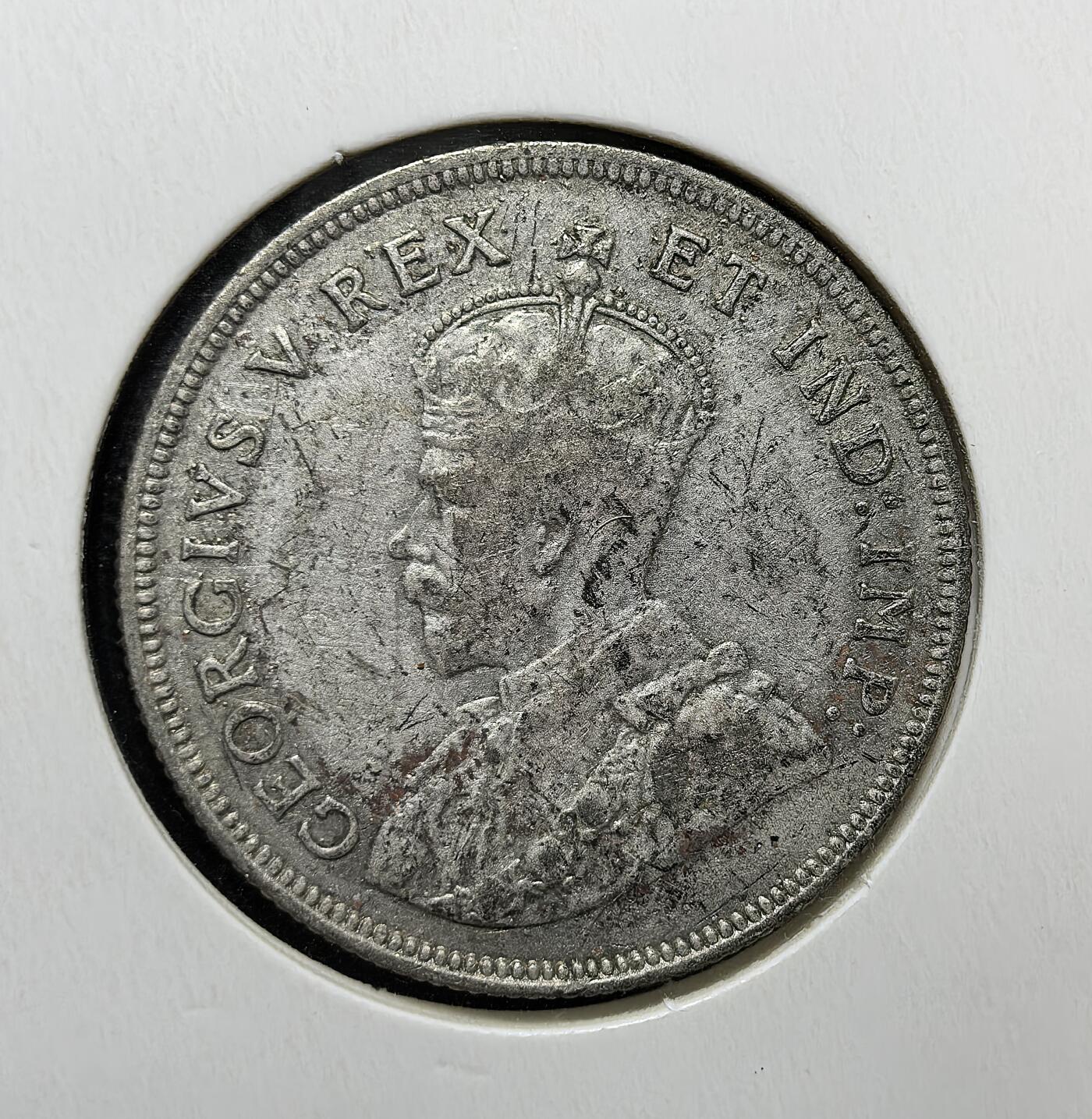 外国优质老铜币银币苏联纪念章，每周六晚九点倒数截拍，满百包邮可寄存，持续收拍 英属东非1923年1先令银币，正面为乔治五世头像及 “国王与印度皇帝” 头衔，背面是象征非洲的狮子与乞力马扎罗山，见证英国殖民统治下东非统一货币体系与殖民经济。