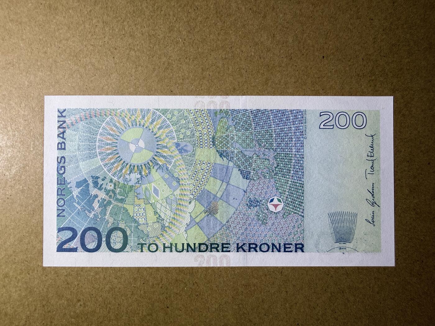 《艾美收藏》第236期-3.15周日外币畅拍 挪威200克朗 UNC 2009年 挪威地球物理学家伯克兰 A冠无4