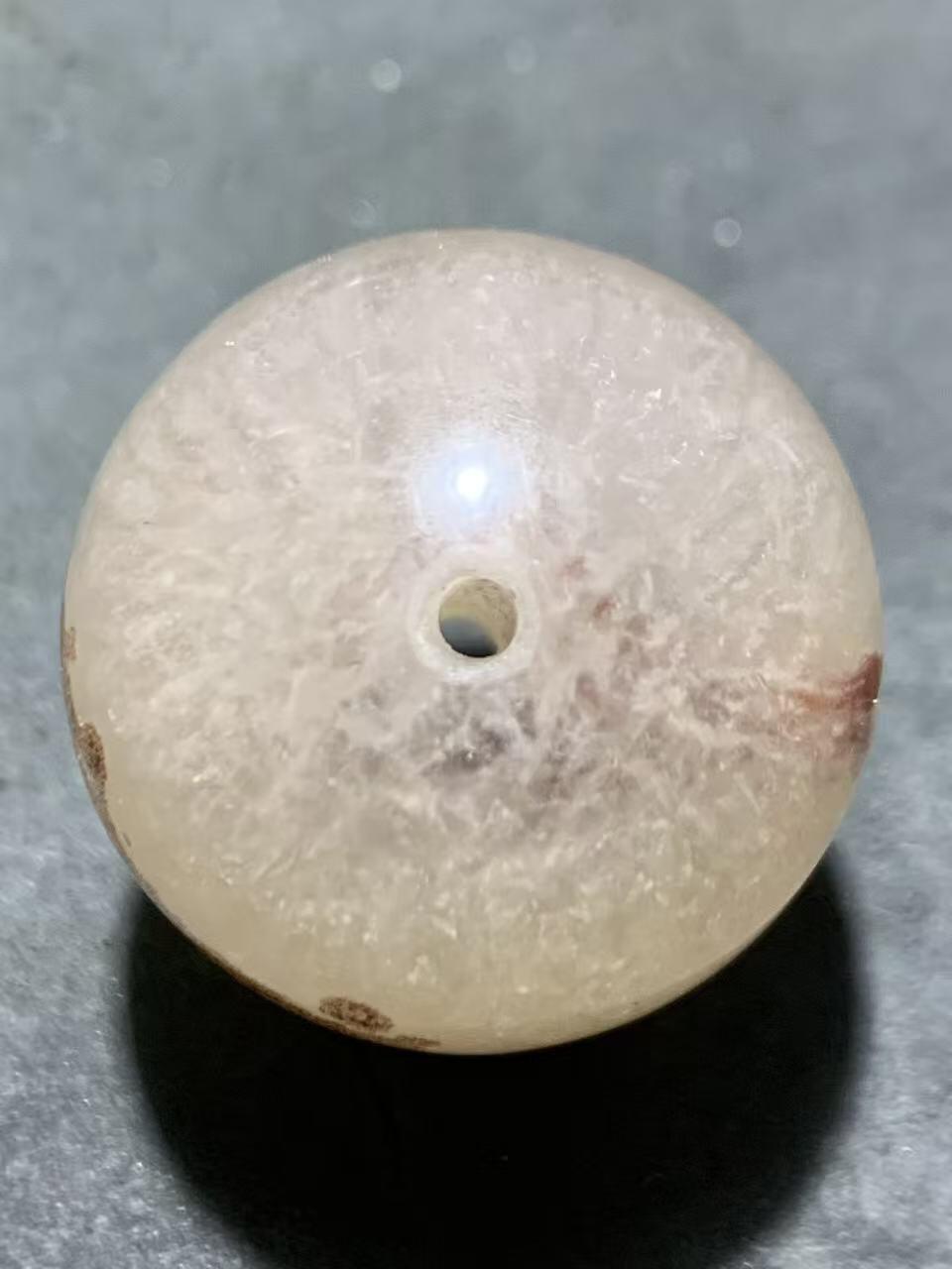 精美冰飘朱砂点腰缠万贯战国红玛瑙圆珠一颗