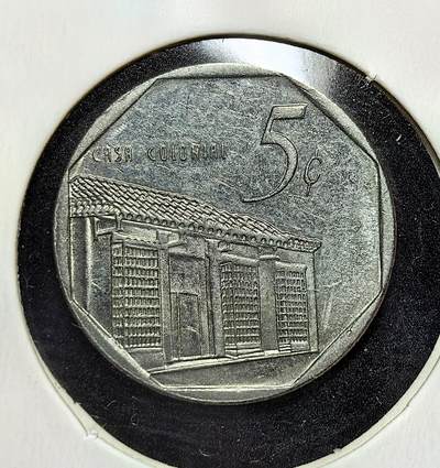 外国优质老铜币银币苏联纪念章，每周六晚九点倒数截拍，满百包邮可寄存，持续收拍 - 古巴1999年5分，正面为古巴国徽，背面是殖民时期建筑 “Casa Colonial”。它见证了古巴后革命时代的货币体系，兼具国家象征与殖民历史文化印记。