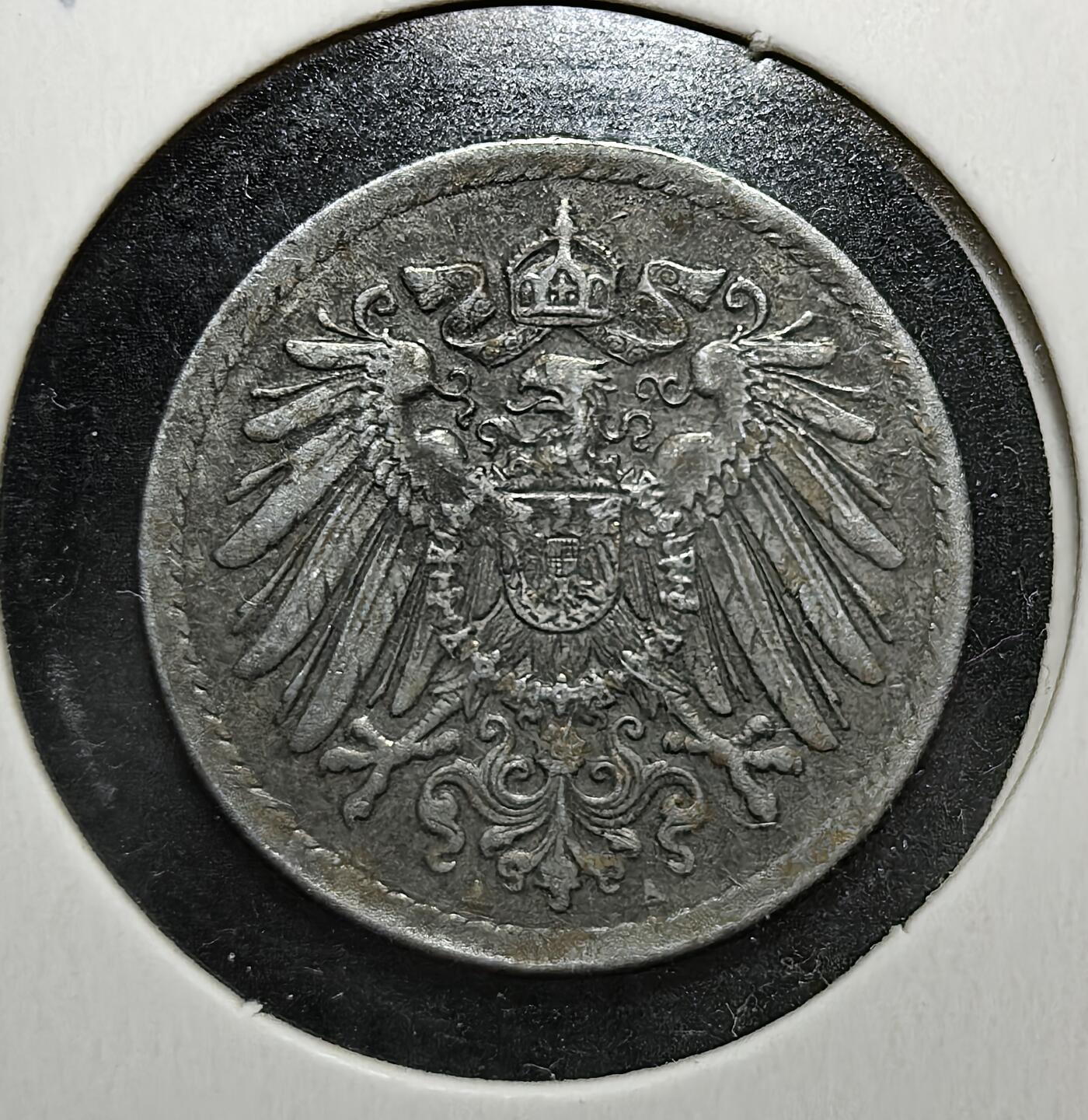 外国优质老铜币银币苏联纪念章，每周六晚九点倒数截拍，满百包邮可寄存，持续收拍 德意志帝国1915年5芬尼A版，正面为帝国鹰国徽，背面是面值与年份。发行于一战期间，因战时金属短缺改用铁铸，见证德国战时经济管控与帝国末期的历史变迁。