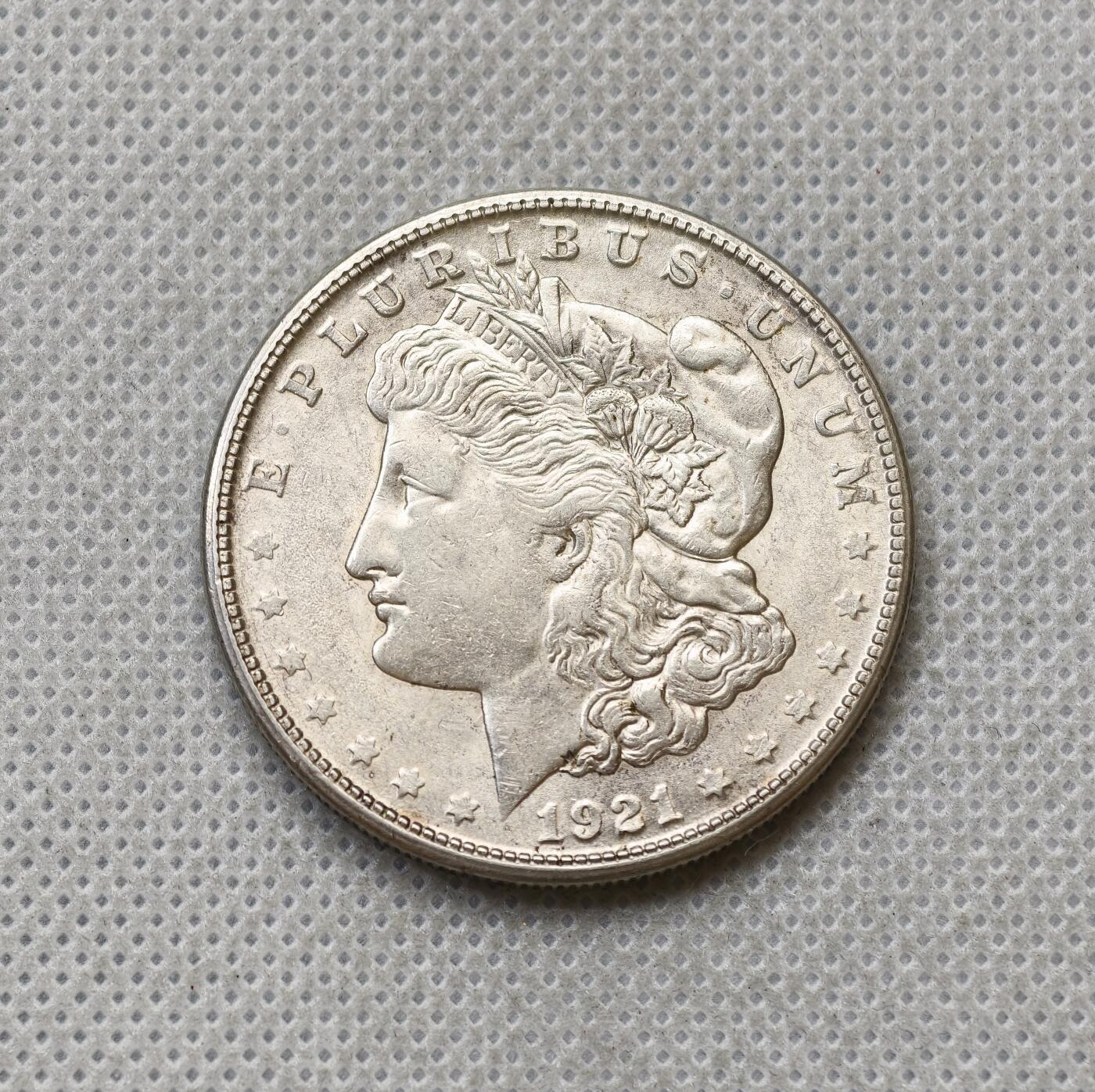 甄臻铺-世界币章拍卖（第54期），3月28日甄品场拍品征集中，送拍享返佣金等优惠多多 1921  摩根银币，细节见图