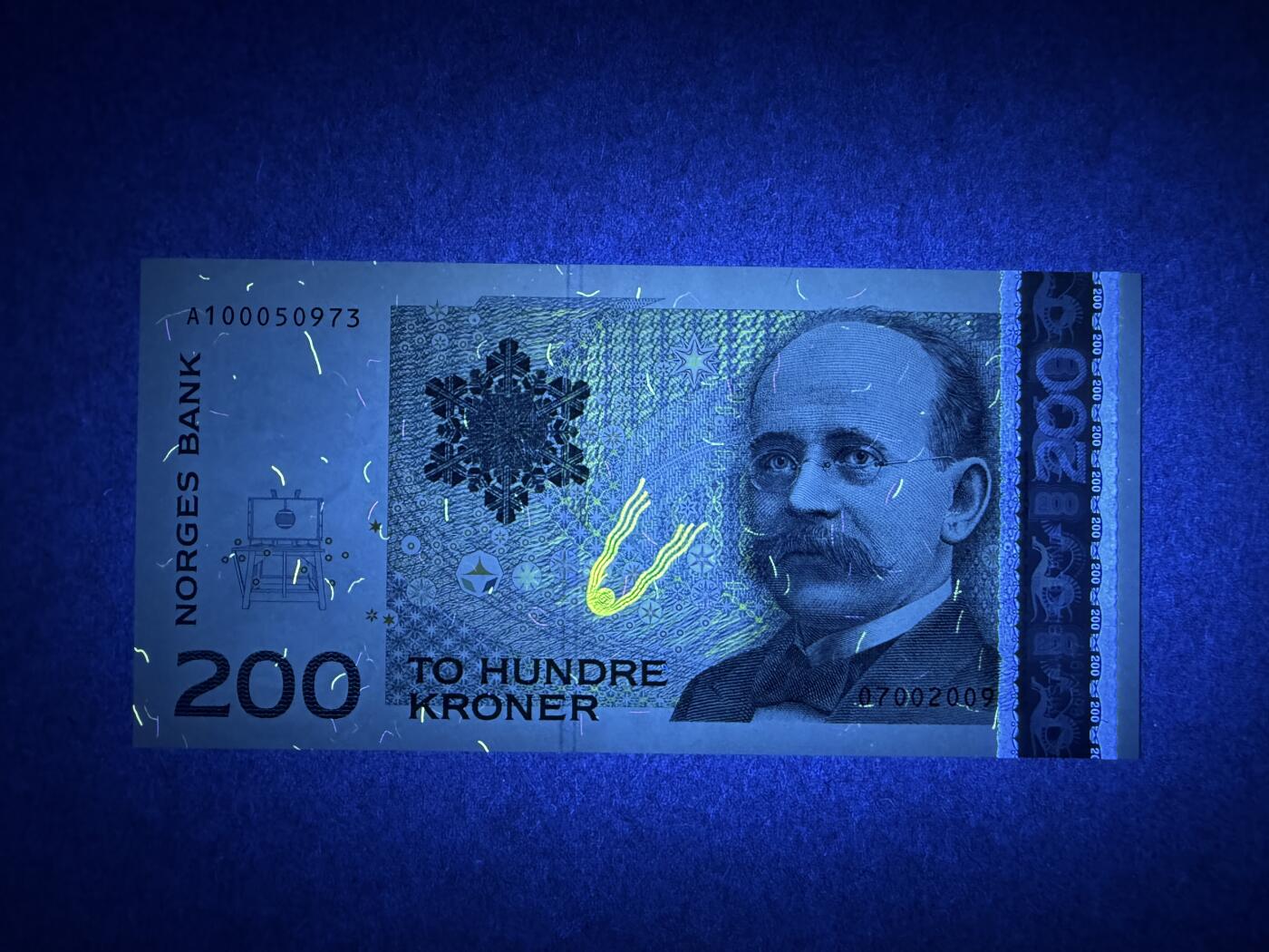 《艾美收藏》第236期-3.15周日外币畅拍 挪威200克朗 UNC 2009年 挪威地球物理学家伯克兰 A冠无4