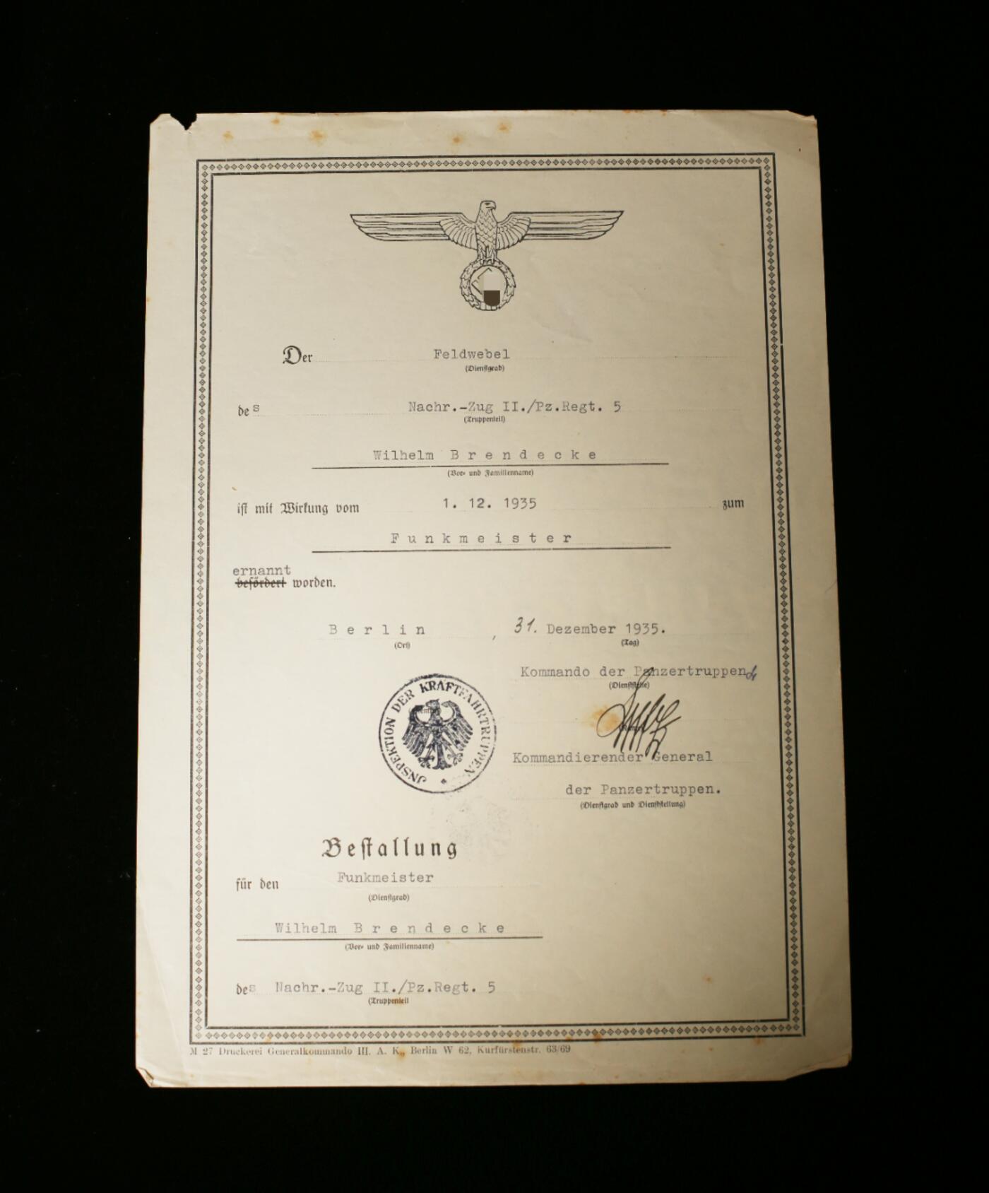 戎马世界章牌大赏第112期 德专场 威廉·布伦德克中尉 的无线电军士长晋级证书  由当时装甲兵部队的总指挥官 奥斯瓦尔德·卢茨上将亲笔签名