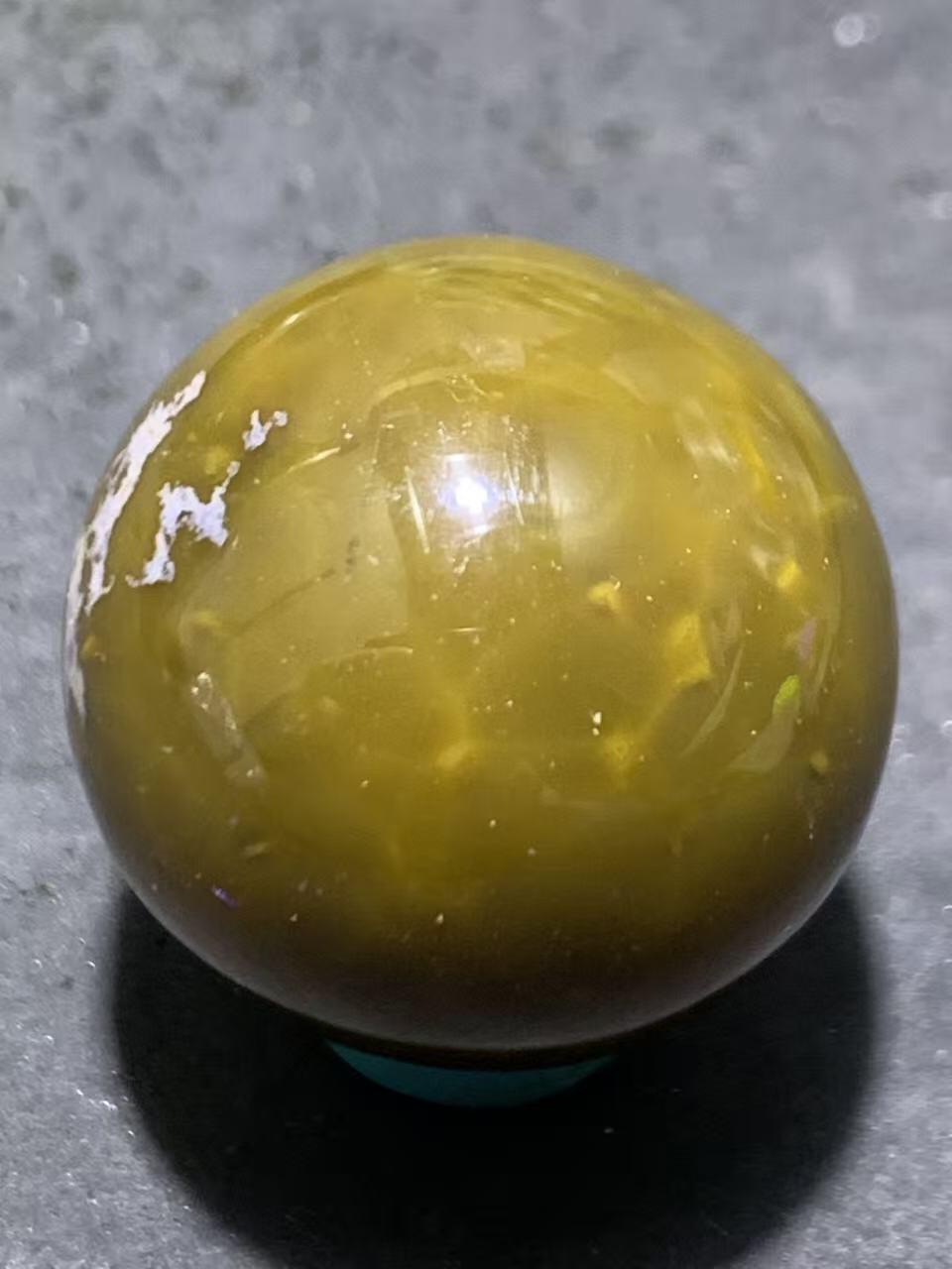 精美高润度冻料战国红玛圆珠一个，