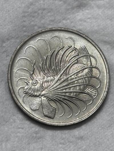 文馨钱币收藏第 296 场，长期接代拍业务 - 全新 1976 年新加坡老版 50 分狮子鱼