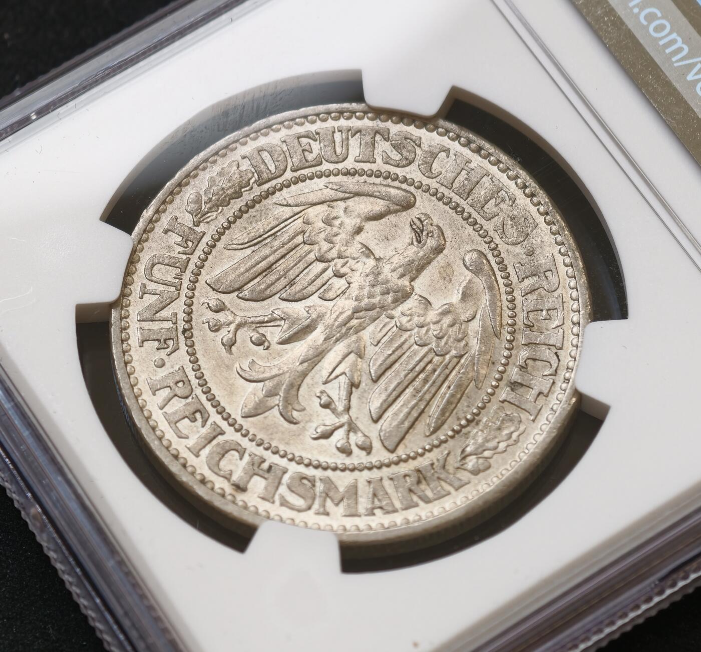 甄臻铺-世界币章拍卖（第54期），3月28日甄品场拍品征集中，送拍享返佣金等优惠多多 NGC-MS64 德国1932年A版魏玛橡树5马克银币 经典品种，黄油彩老包浆，暴力转光，深打有细节，高分，值得收藏