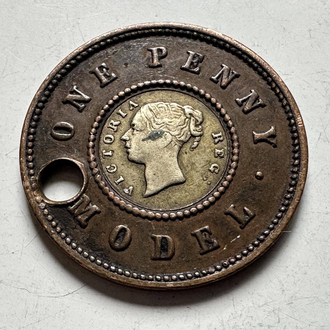 🌹外币初藏🌹🐯2026年第28场   每周二四六晚8️⃣点 接代拍 英国维多利亚一便士 银芯双色币样币