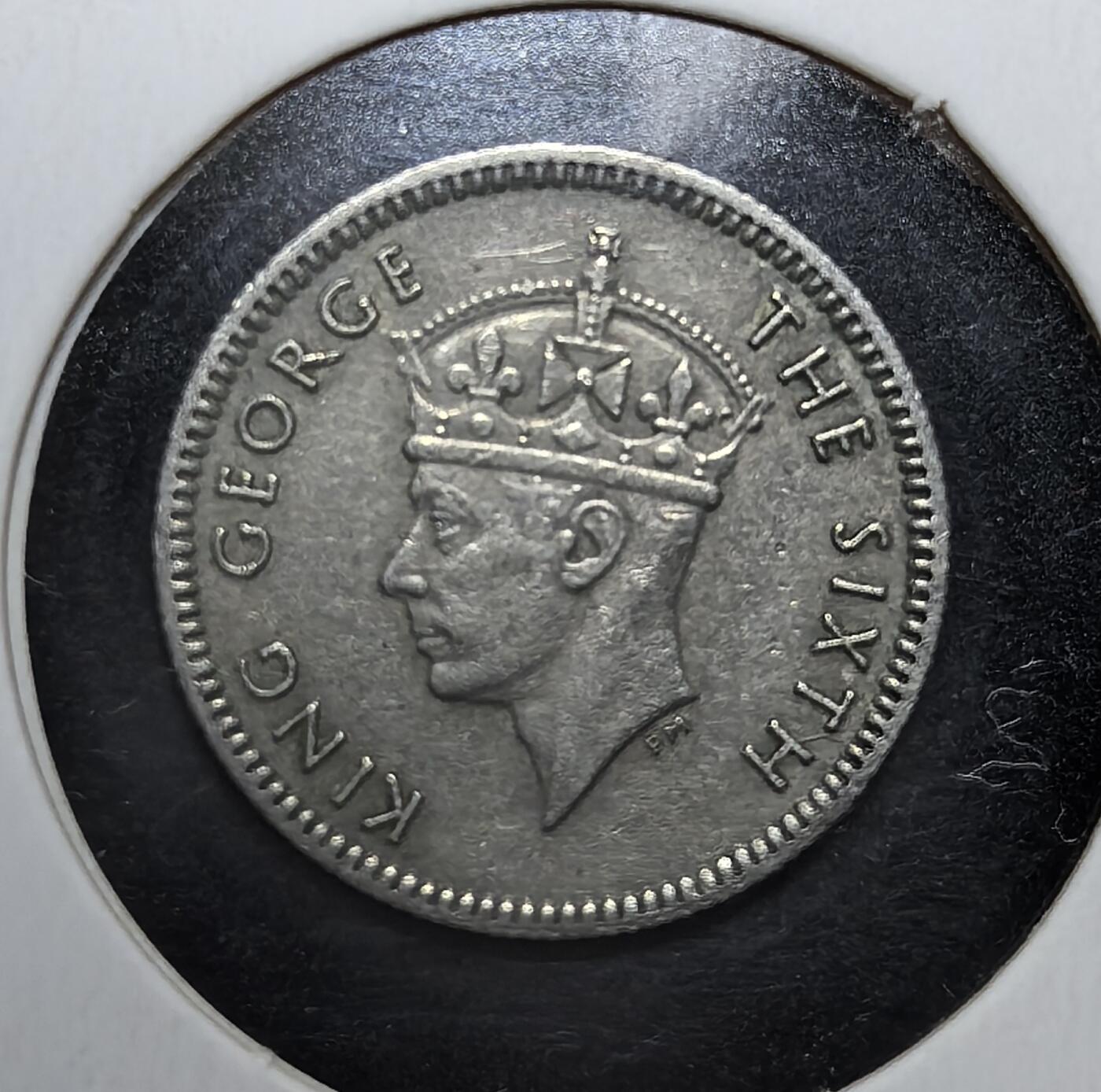 外国优质老铜币银币苏联纪念章，每周六晚九点倒数截拍，满百包邮可寄存，持续收拍 英属马来亚1950年5分，正面为英王乔治六世侧面像，背面标注 “马来亚货币专员” 及面值。它是二战后英国殖民时期的流通货币，通用于马来半岛与新加坡，1953 年后被马来亚与婆罗洲联合货币取代。